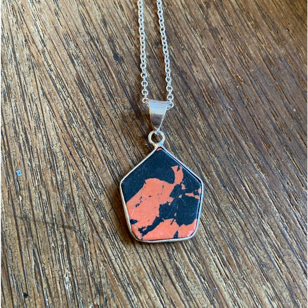Orange/black turquoise gemstone necklace NWOT